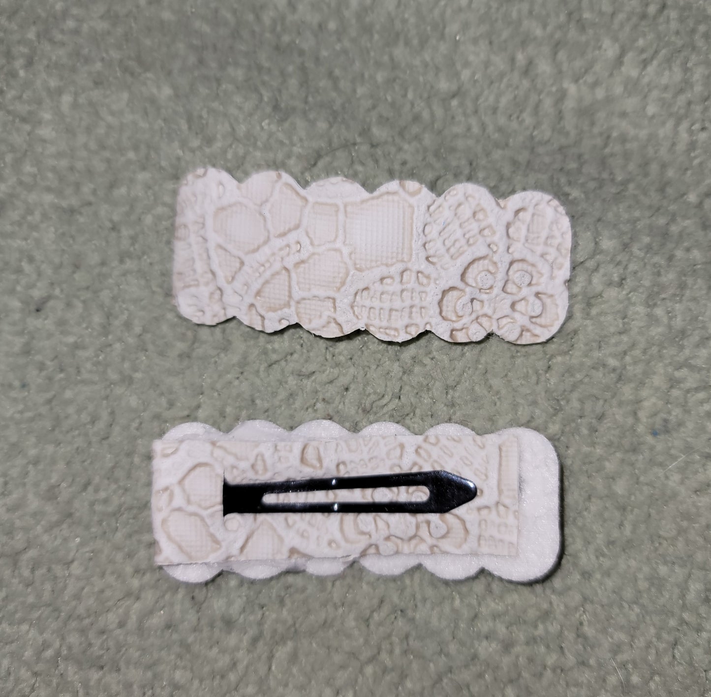 White Lace Texture Snap Clips