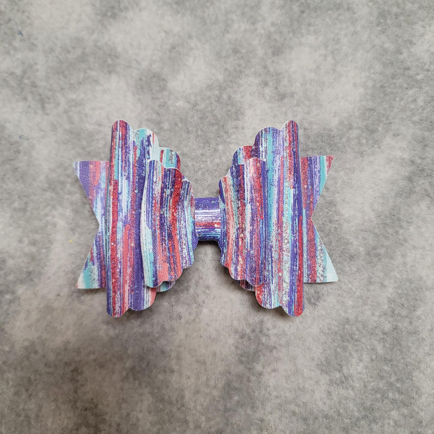 Large Double Scallop Striped Bow