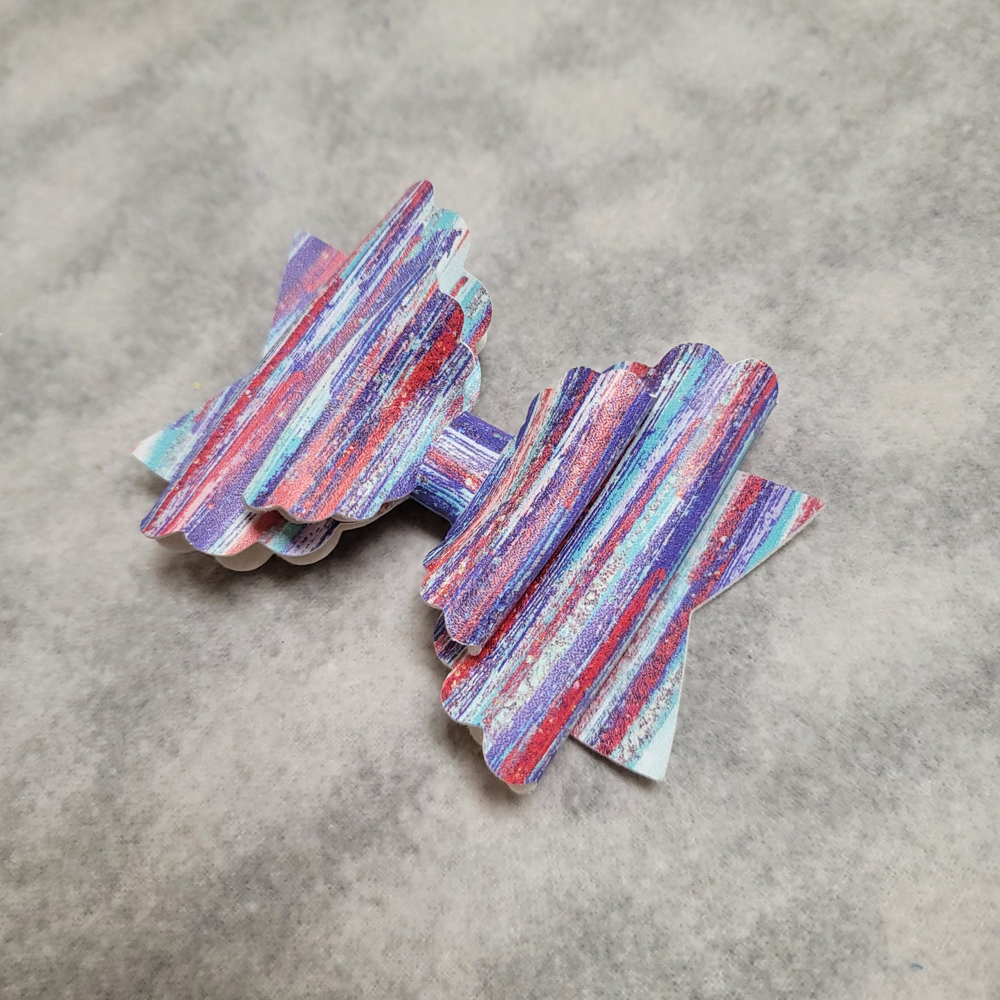 Large Double Scallop Striped Bow