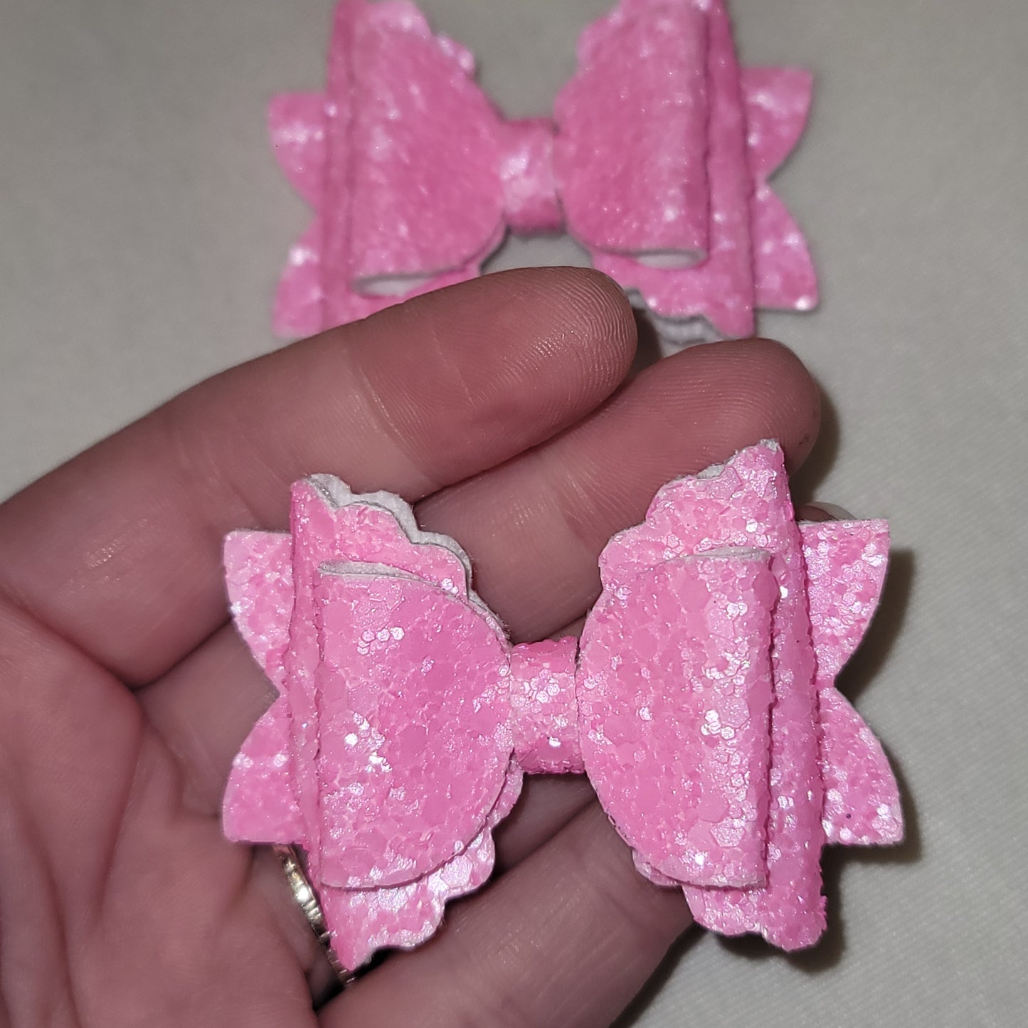 Bright Pink Glitter Piggy Bow Set