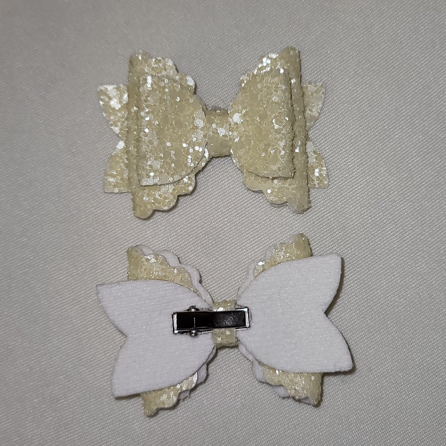 Cream Glitter Piggy Bow Set