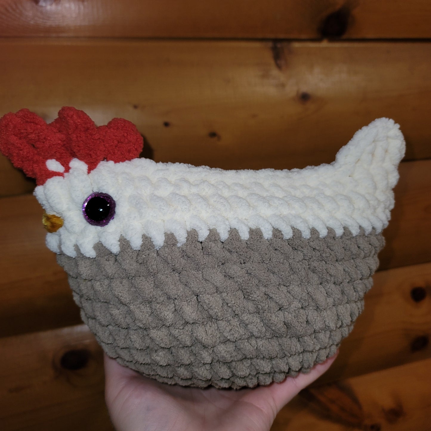 Large Brown & Cream Farmhouse Chicken