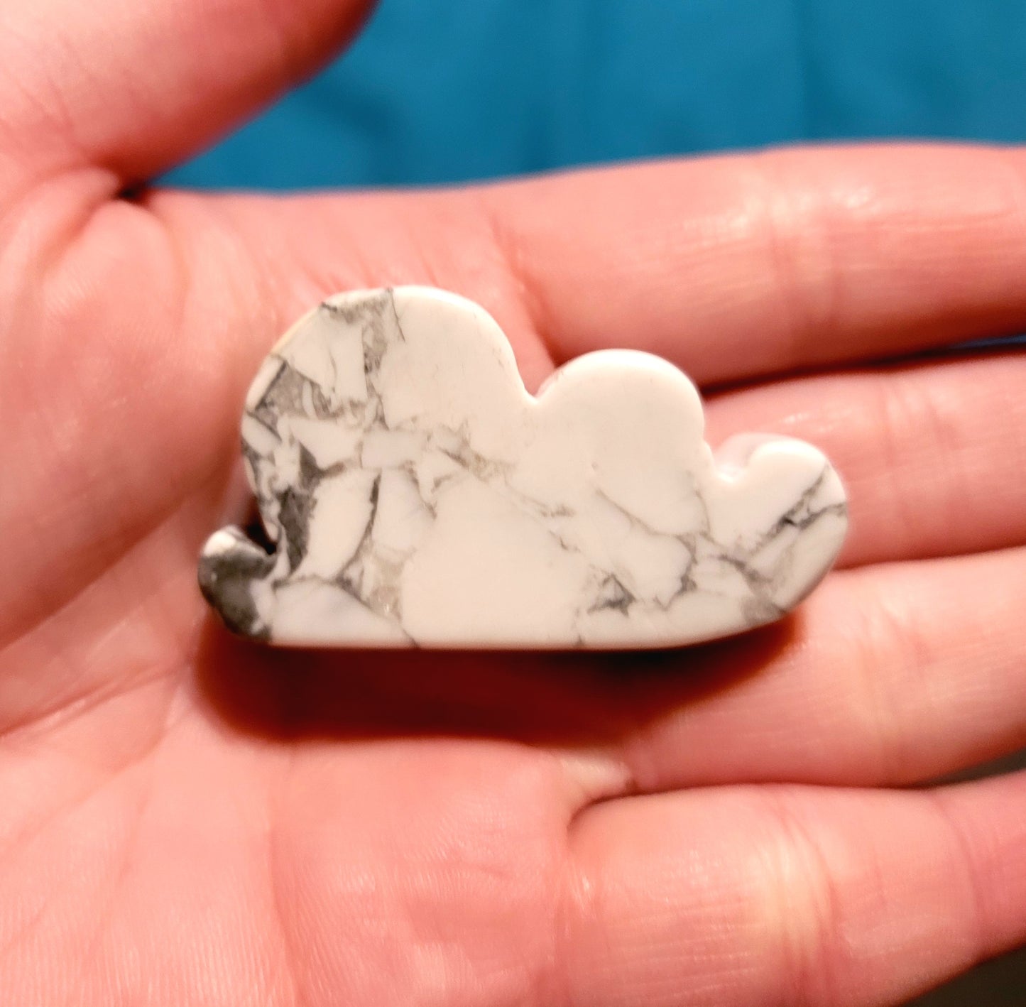 Howlite Cloud