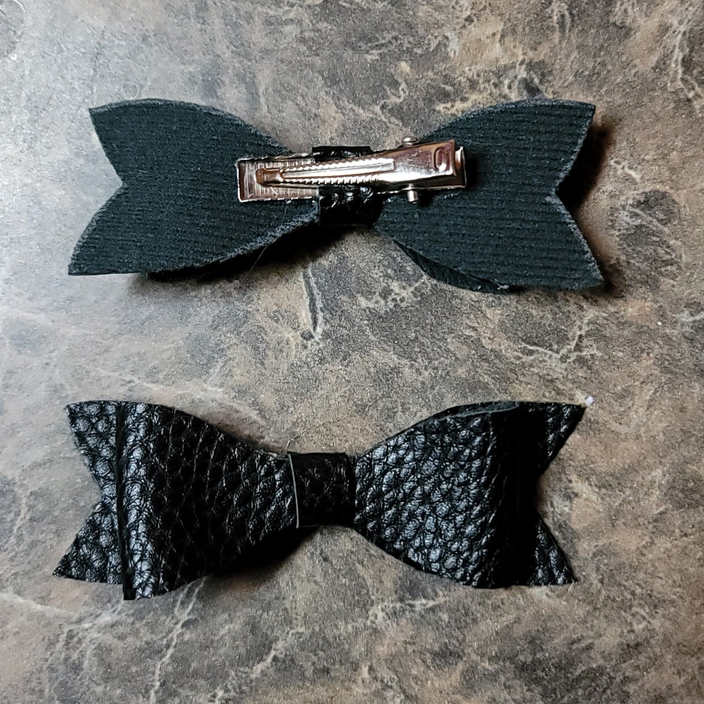 Black Textured Bow Set