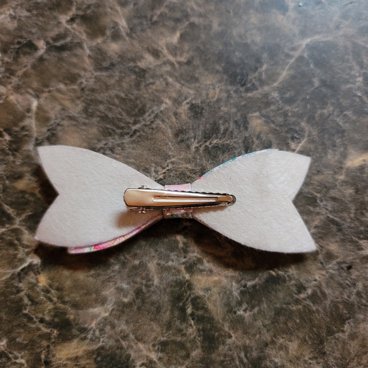 Hawaiian Stripe Bow