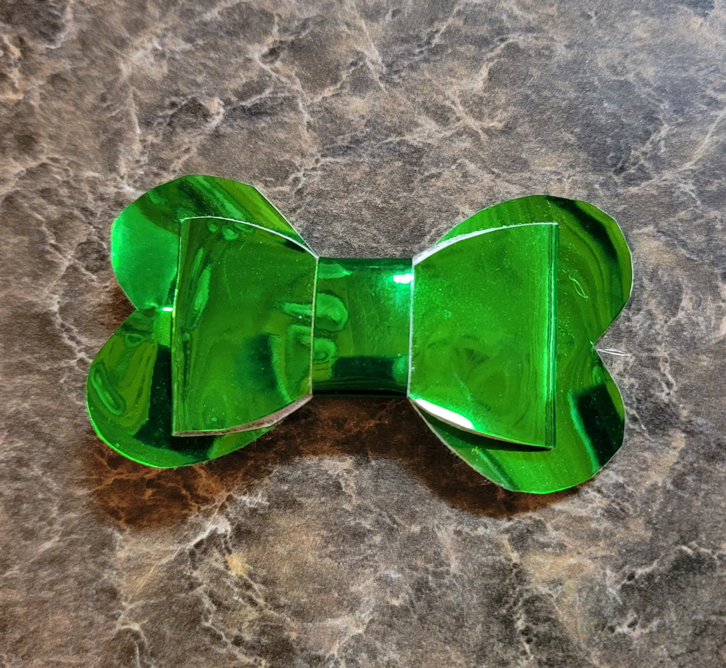 Shiny Green Heart Bow