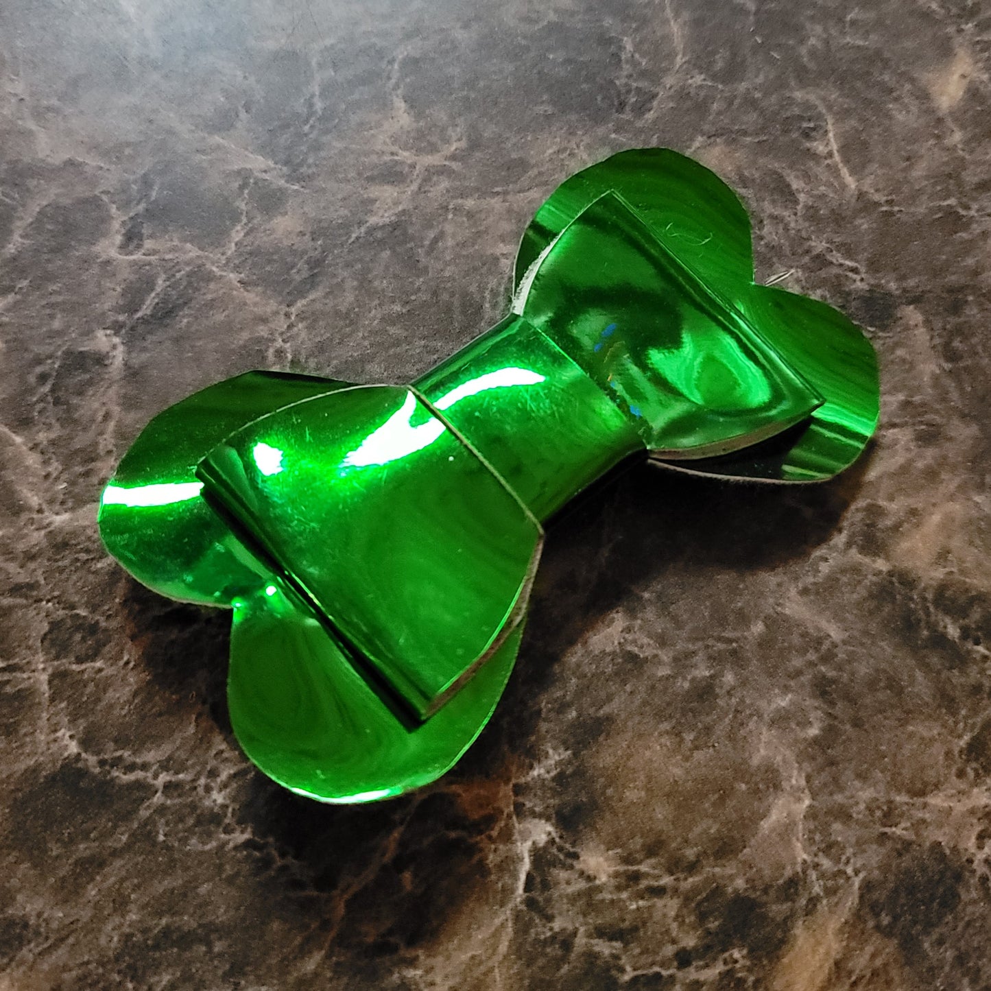 Shiny Green Heart Bow