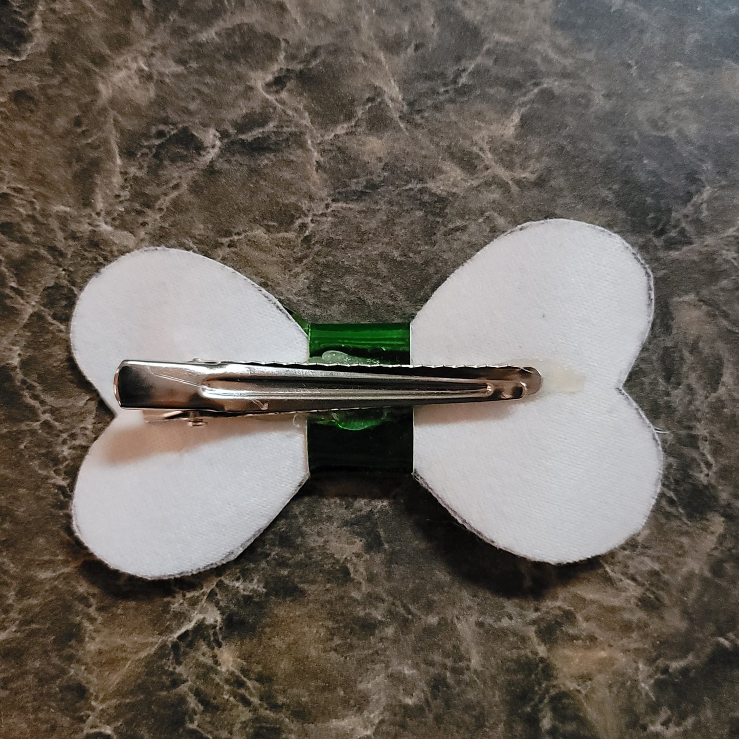 Shiny Green Heart Bow