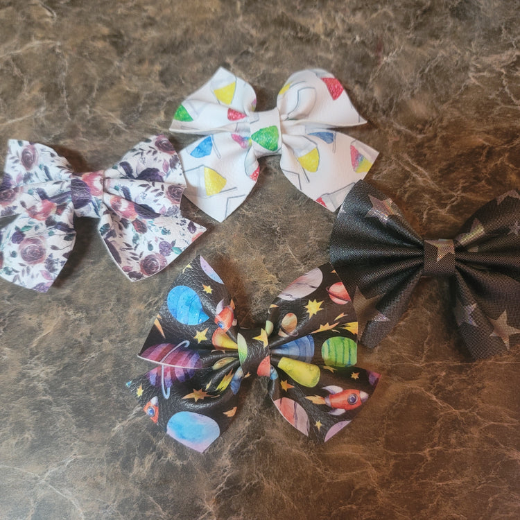 Medium Bow Singles