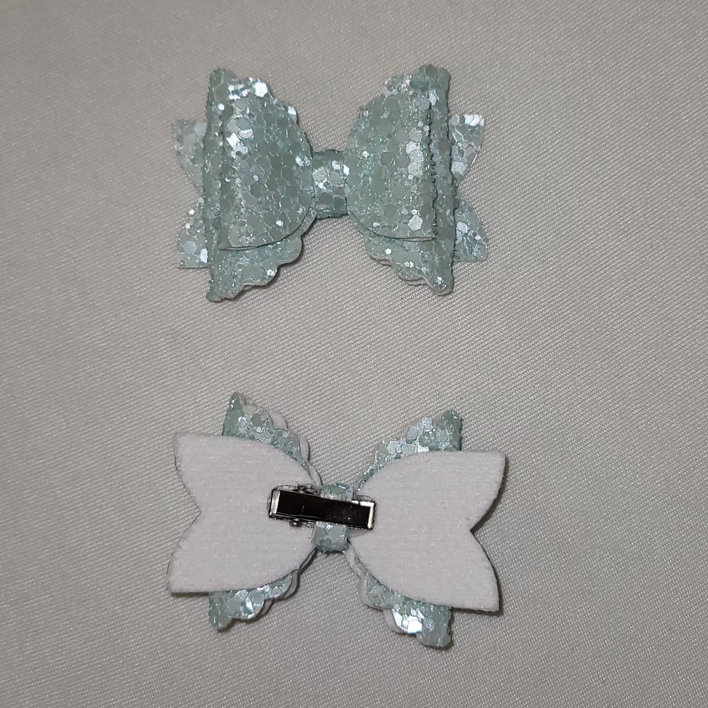 Light Blue Glitter Piggy Bow Set