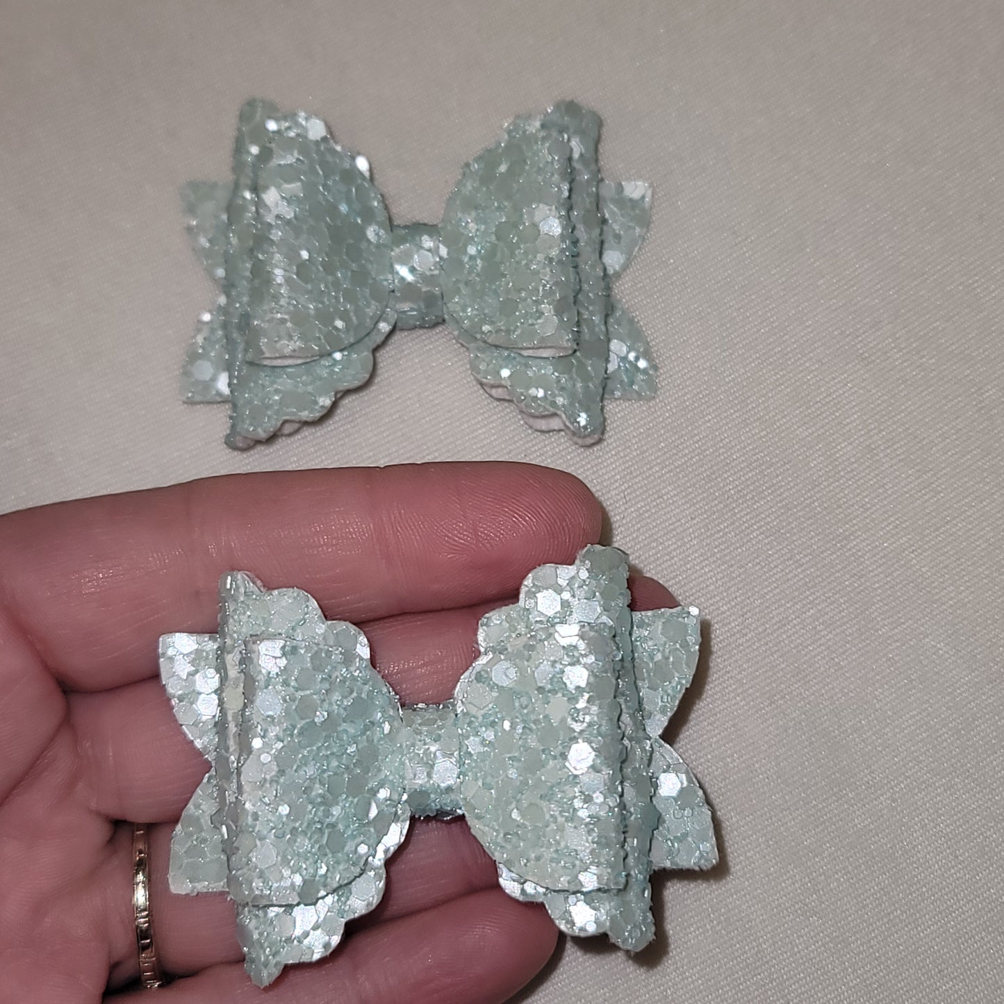 Light Blue Glitter Piggy Bow Set