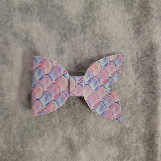 Pastel Print Scales Bow