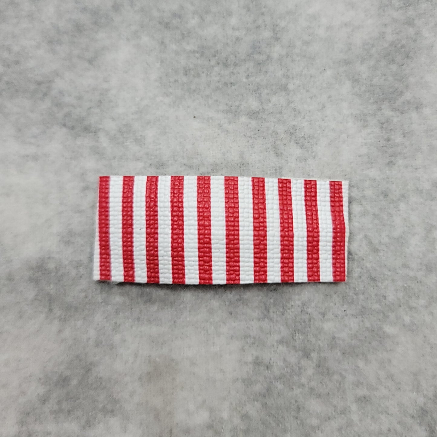 Red & White Vertical Stripe Snap Clip