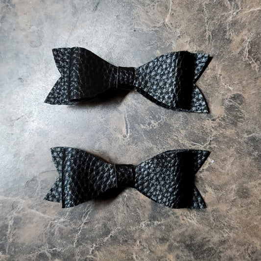 Black Textured Bow Set