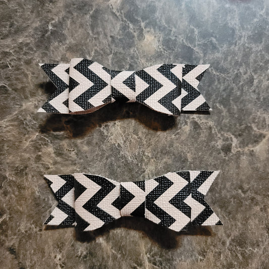 Black & Cream Chevron Bow Set