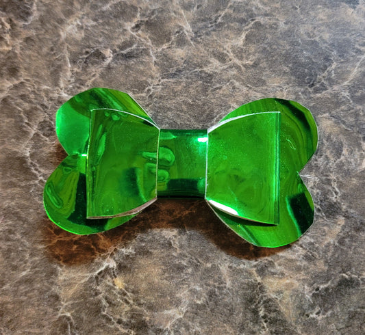 Shiny Green Heart Bow